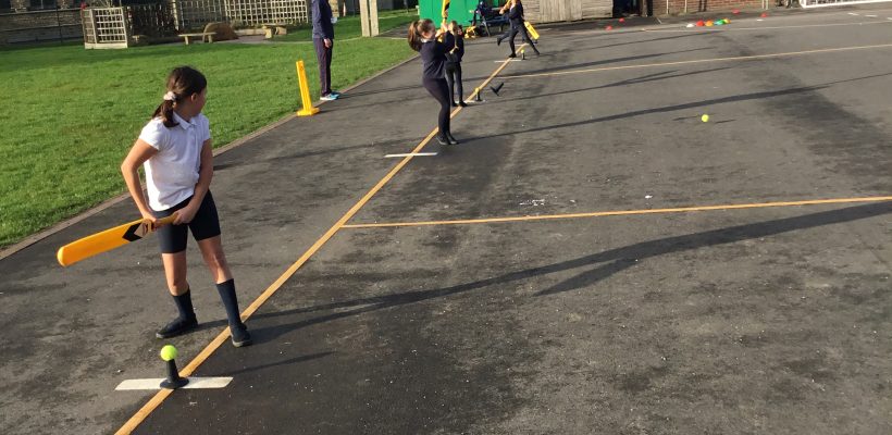 Cricket Coaching in Year 3 and 4