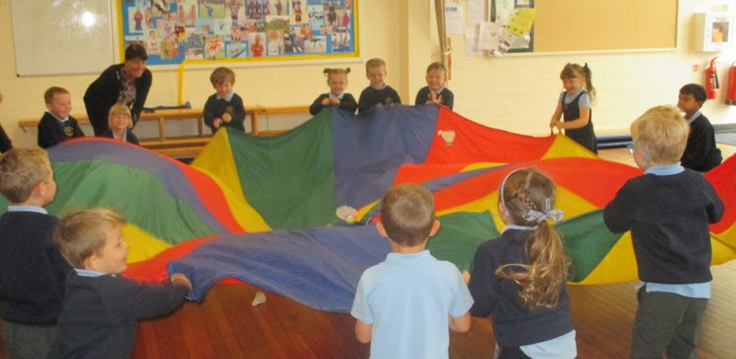 Reception use the Parachute – 14th September 2018